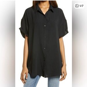 Treasure & Bond Women’s XL oversized black button up top with short sleeves